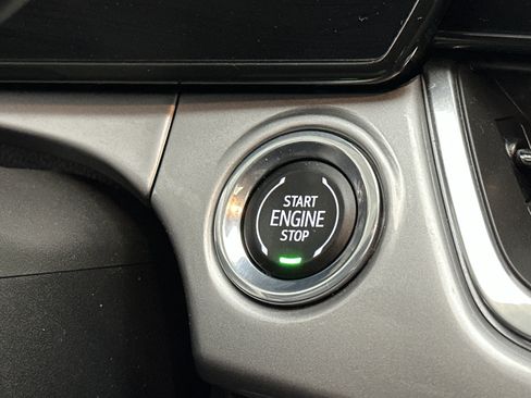 Used 2024 Chevrolet Trax LT w/ Sunroof Package image 27