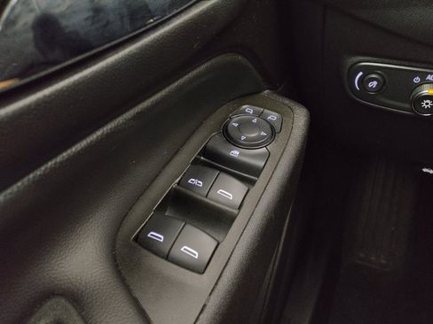 Used 2024 Chevrolet Equinox LT FWD image 27