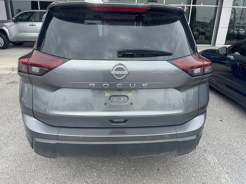 Used 2024 Nissan Rogue S AWD/4WD image 4