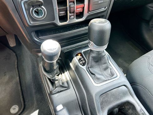 Used 2022 Jeep Wrangler Unlimited Sport AWD/4WD image 26