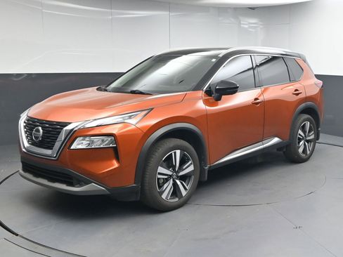 Used 2021 Nissan Rogue SL w/ Premium Package FWD image 3