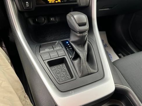Used 2019 Toyota RAV4 LE w/ All Weather Liner Package FWD image 27