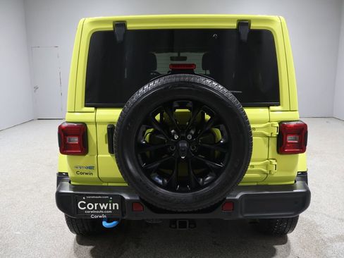 Used 2022 Jeep Wrangler Unlimited Sahara w/ Cold Weather Group image 3