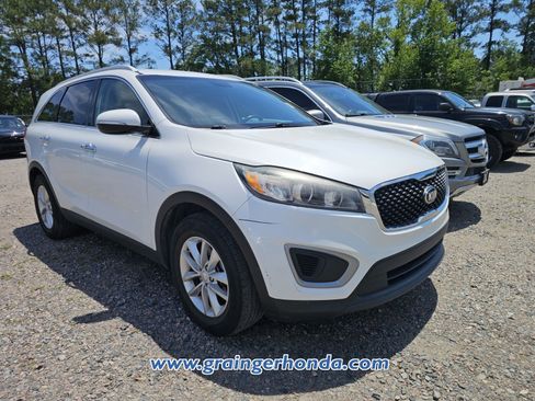Used 2017 Kia Sorento LX w/ LX V6 Convenience Package FWD image 5