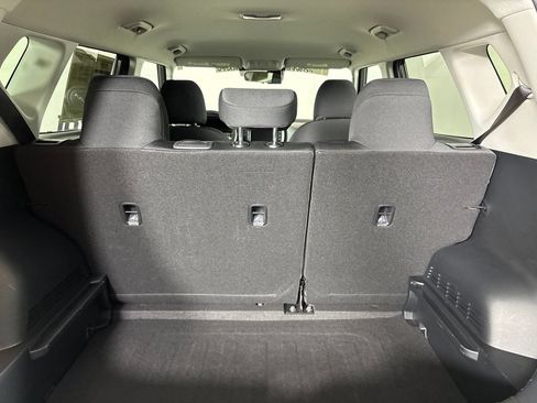 Used 2025 Kia Soul LX w/ LX Technology Package FWD image 24
