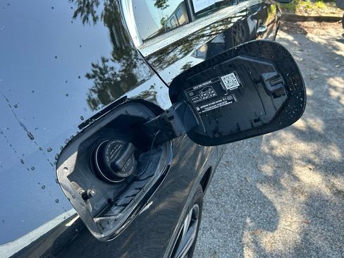 Used 2025 Mercedes-Benz C 300 4MATIC Sedan image 37