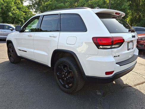 Certified 2019 Jeep Grand Cherokee Laredo AWD/4WD image 4