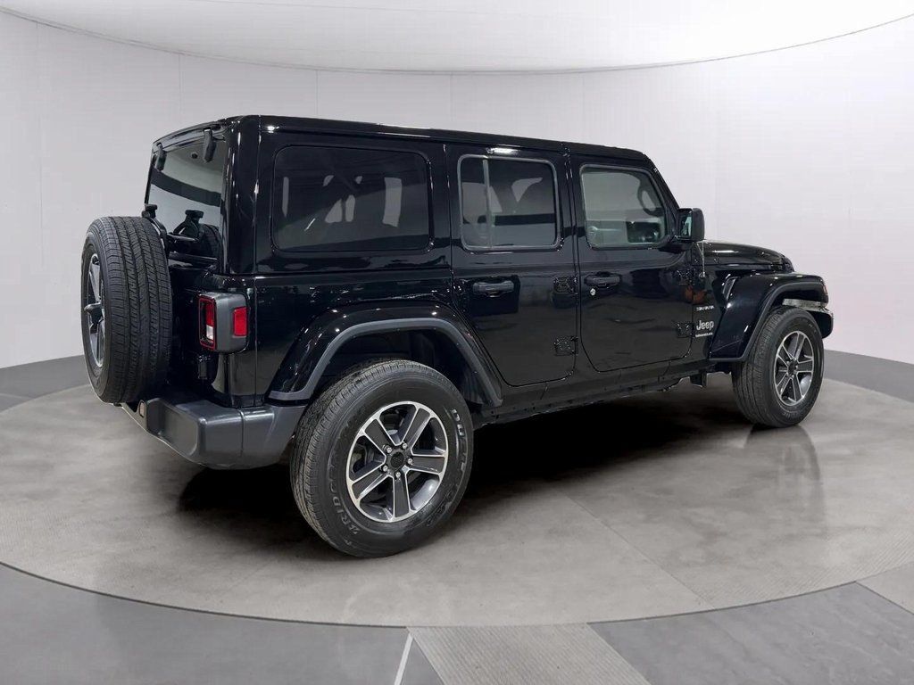 Used 2023 Jeep Wrangler Unlimited Sahara AWD/4WD image 3