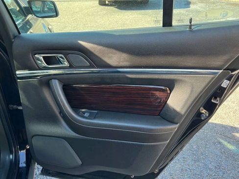Used 2010 Lincoln MKS AWD image 21
