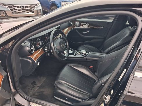 Used 2017 Mercedes-Benz E 300 4MATIC image 9