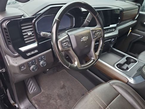 Used 2024 Chevrolet Silverado 2500 High Country w/ High Country Premium Package image 2