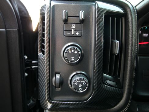 Used 2019 Chevrolet Silverado 2500 High Country w/ Duramax Plus Package AWD/4WD image 25