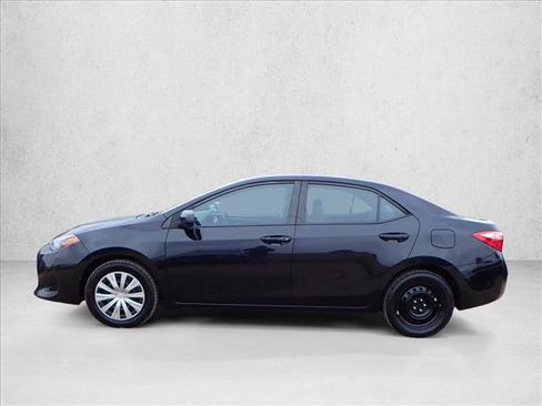 Used 2019 Toyota Corolla LE image 2