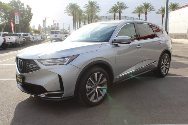 Used 2025 Acura MDX w/ Technology Package FWD image 5