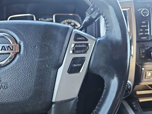 Used 2017 Nissan Titan SL image 25