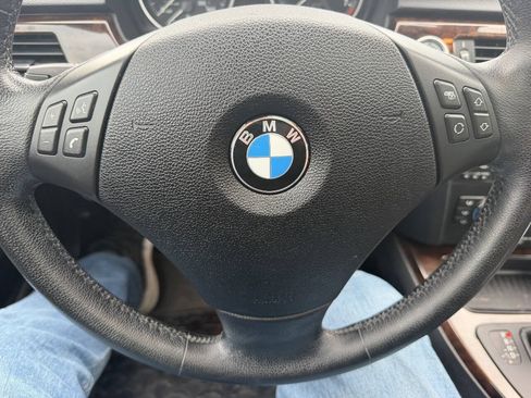Used 2011 BMW 328i xDrive Sedan AWD/4WD image 8
