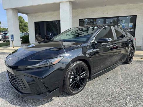 Used 2025 Toyota Camry SE w/ Multimedia Upgrade Package FWD image 3