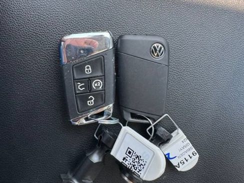 Used 2022 Volkswagen Atlas SEL R-Line AWD/4WD image 26