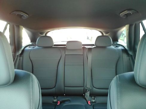 Used 2025 Mercedes-Benz GLC 300 image 34