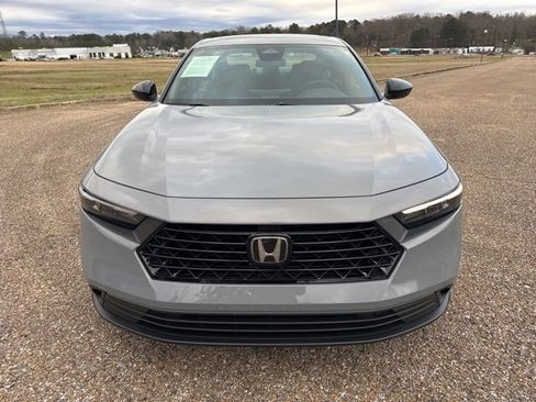 Used 2025 Honda Accord Sport image 6