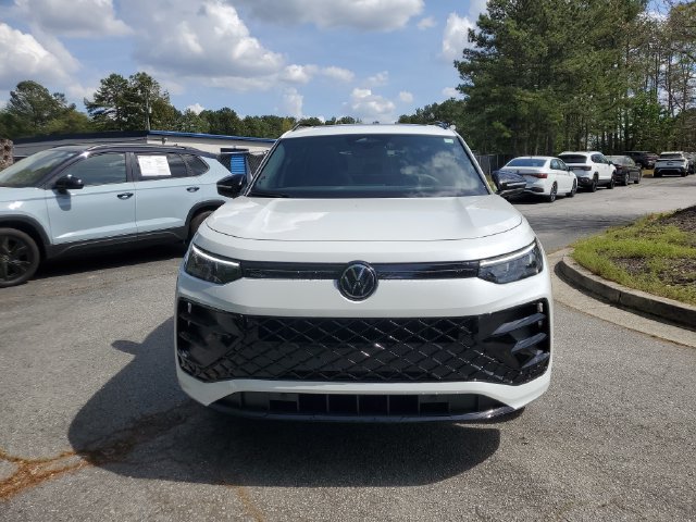 New 2026 Volkswagen Tiguan SE R-Line AWD/4WD image 2