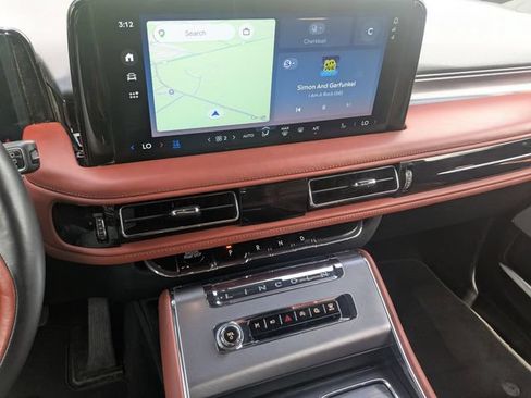 Used 2025 Lincoln Aviator Reserve w/ Equipment Group 201A AWD/4WD image 11