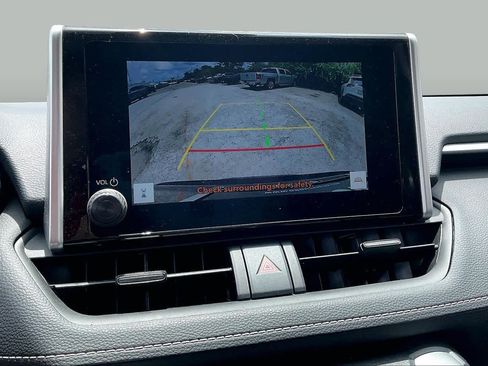 Used 2025 Toyota RAV4 XLE FWD image 26