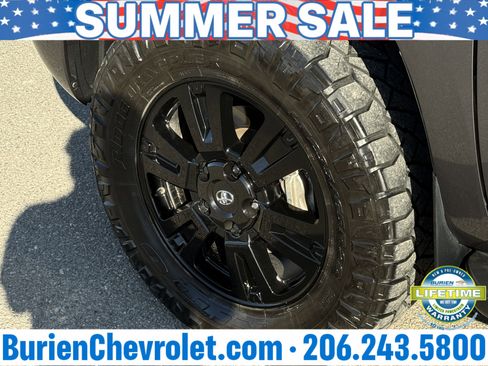 Used 2022 Toyota Sequoia TRD Sport AWD/4WD image 31