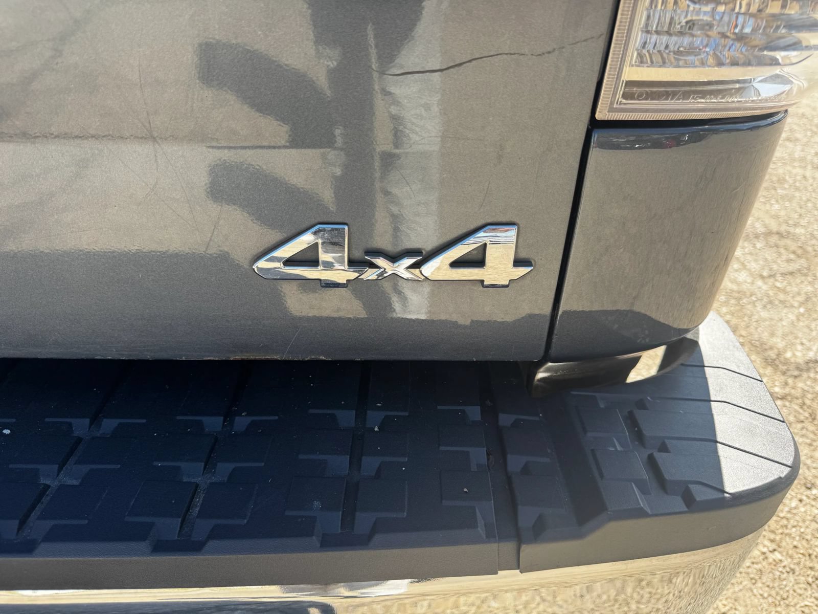 Used 2010 Toyota Tundra 4x4 CrewMax w/ Tow Pkg image 6