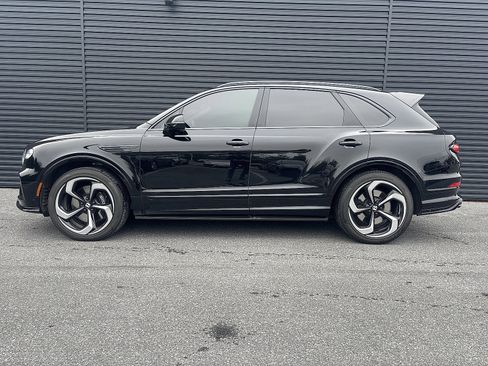 Used 2022 Bentley Bentayga AWD/4WD image 2
