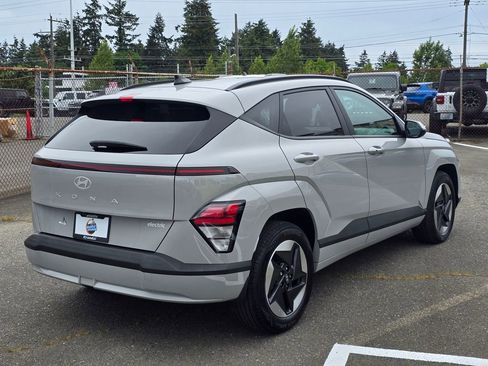 Used 2024 Hyundai Kona SEL FWD image 7