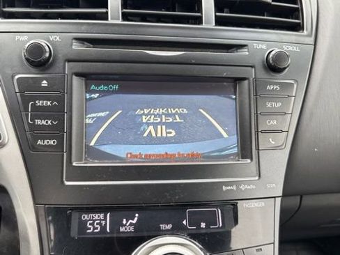 Used 2012 Toyota Prius V Five image 6