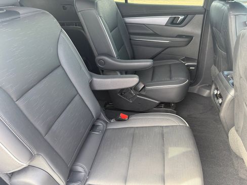 Used 2025 Buick Enclave Sport Touring w/ Power Package image 28