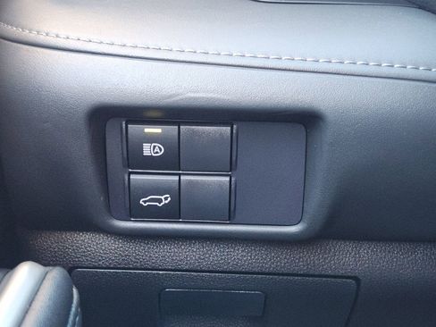 Used 2021 Toyota Highlander XLE image 25