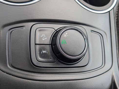 Used 2024 GMC Terrain SLE image 23