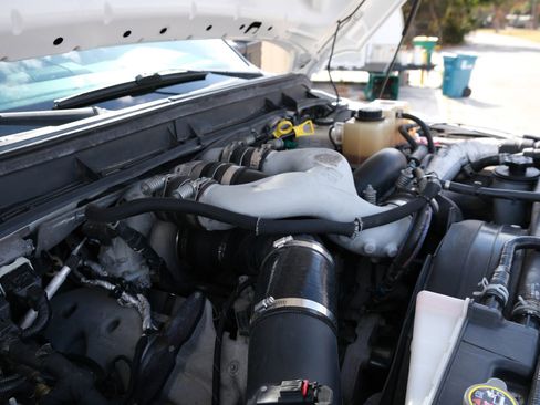 Used 2015 Ford F350 Lariat w/ Lariat Interior Package image 74