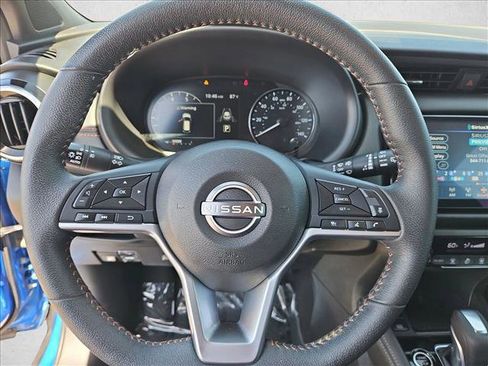 Used 2023 Nissan Kicks SR FWD image 13