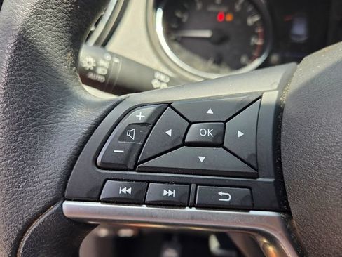 Used 2020 Nissan Rogue Sport SV AWD/4WD image 25