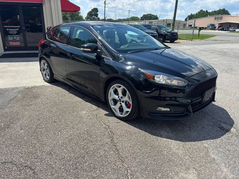 Used 2016 Ford Focus ST FWD image 5