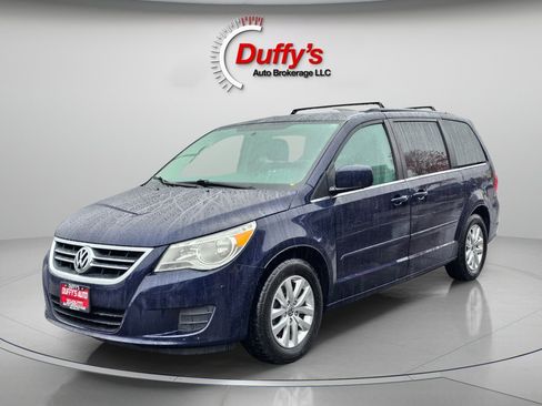 Used 2012 Volkswagen Routan SE image 12