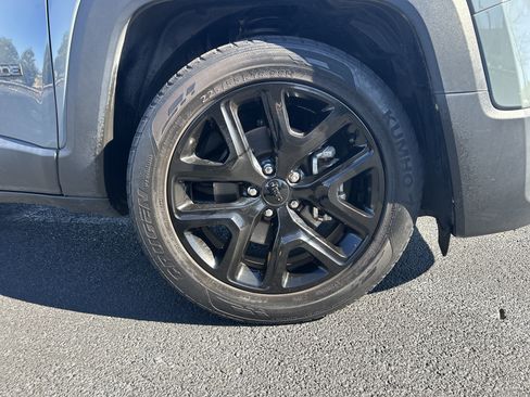 Used 2018 Jeep Renegade Altitude image 33