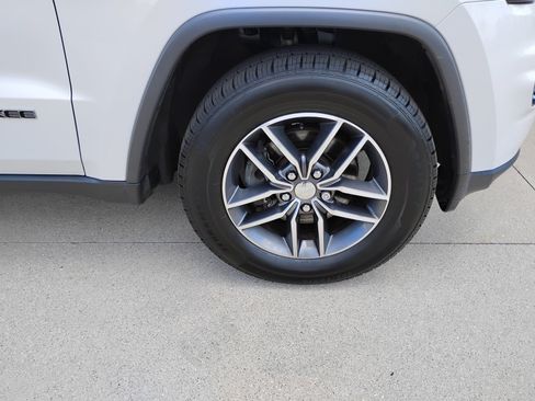 Used 2017 Jeep Grand Cherokee Limited AWD/4WD image 34