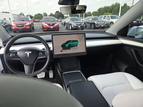 Used 2022 Tesla Model Y Performance AWD/4WD image 19
