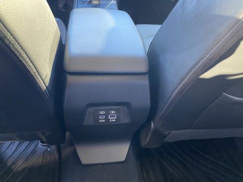 Used 2024 Subaru Crosstrek 2.0i Premium image 33