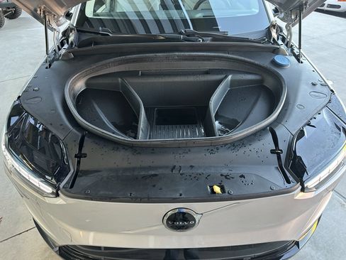 Used 2025 Volvo EX90 Plus image 39