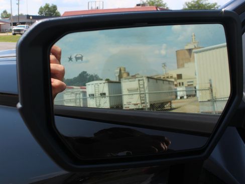 New 2025 GMC Canyon Elevation w/ Convenience Package image 3