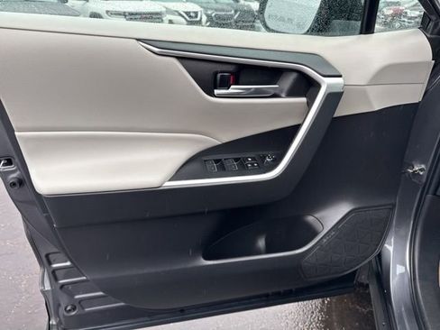 Used 2023 Toyota RAV4 XLE image 8
