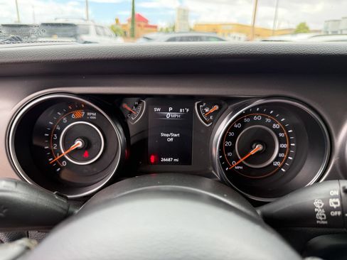 Used 2022 Jeep Wrangler Sport AWD/4WD image 13