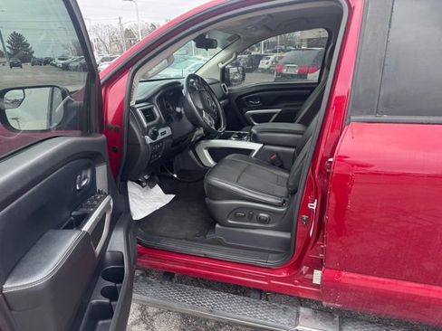 Used 2019 Nissan Titan PRO-4X image 8