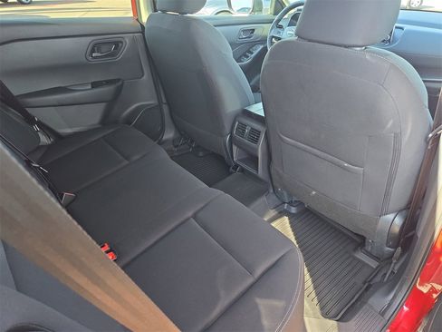 Used 2025 Nissan Rogue S image 11